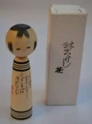Japanese folk characteristics pure wood doll (KOKESI) is vivid, beautiful and lovely