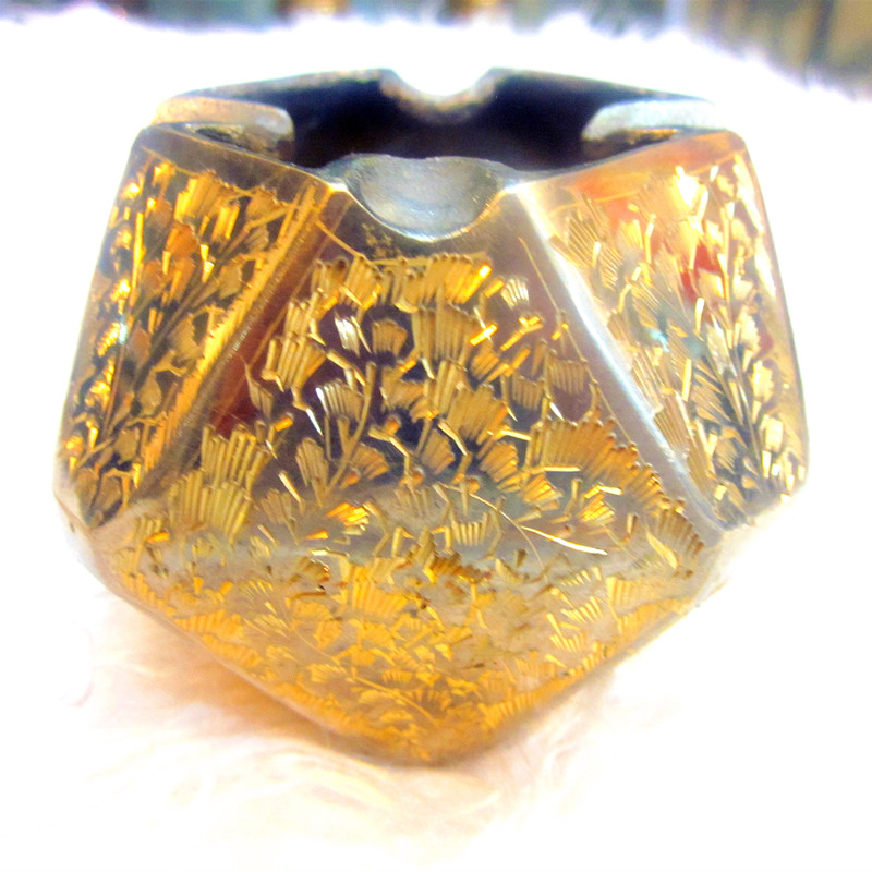 Pakistan Traditional Handicrafts Bronze Sculpture Creative Craftsmanship Polyhedron Fine Carvings of Ashtray Manufacturer Direct Marketing