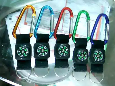 Outdoor portable three-in-one 6 mountaineering chain keychain with Compass quick hook buckle quick hanging equipment