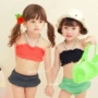 Bộ bikini cho trẻ em Hàn Quốc Công chúa Little Loli Tương phản Chia đồ bơi Cô gái Đồ bơi với Khu nghỉ dưỡng Bơi Cap Beach đồ bơi nàng tiên cá