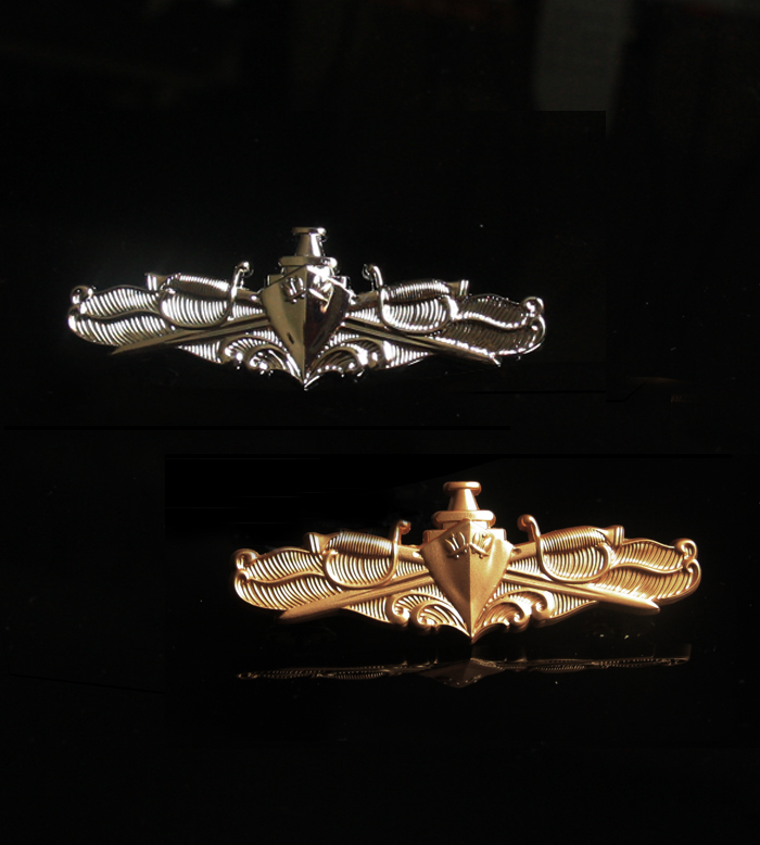 American Metal Badge of Navy Ship Brast Submarine Skills Chapter