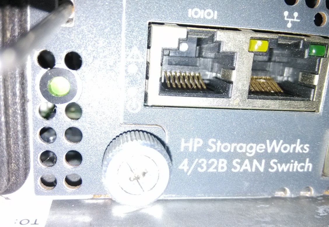 Original HP StorageWorks 4 32B SAN 4G Switch 16 port activation with cascade