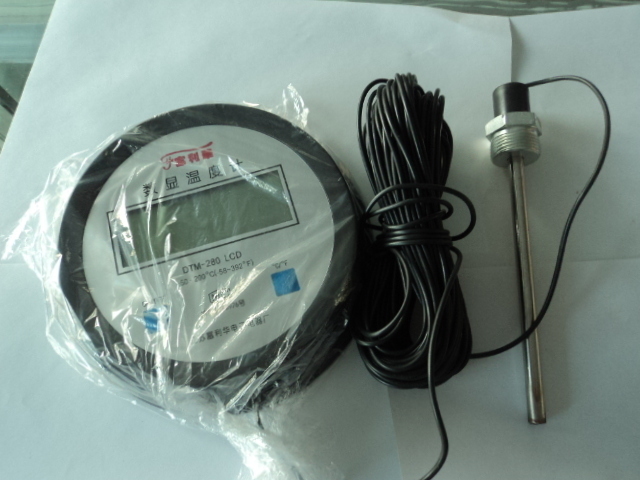 Digital thermometer 5 meters plug in