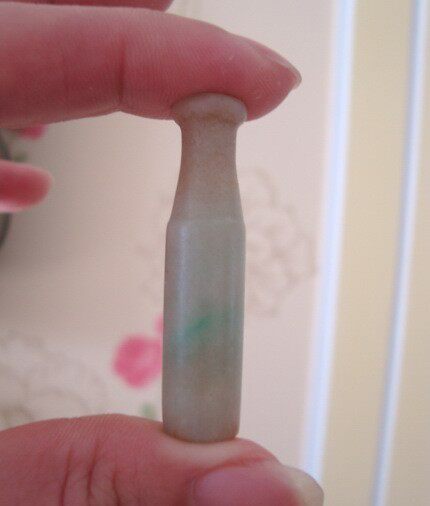 T1643 Qing Dynasty emerald cigarette holder texture crystal clear with green playfulness