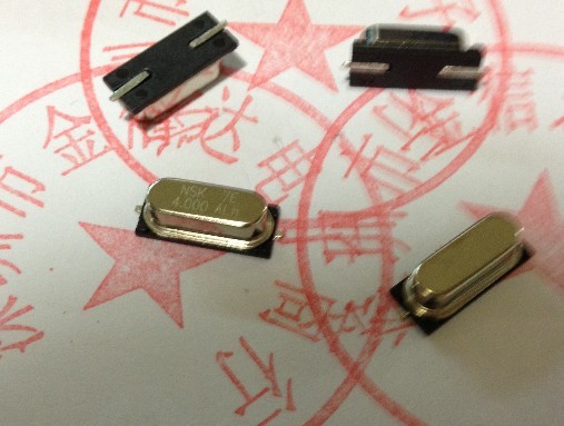 Supply spot 24MHZ 49smd straight-plug passive crystal vibration 2 foot HC-49SMD 24 000M plugin crystals