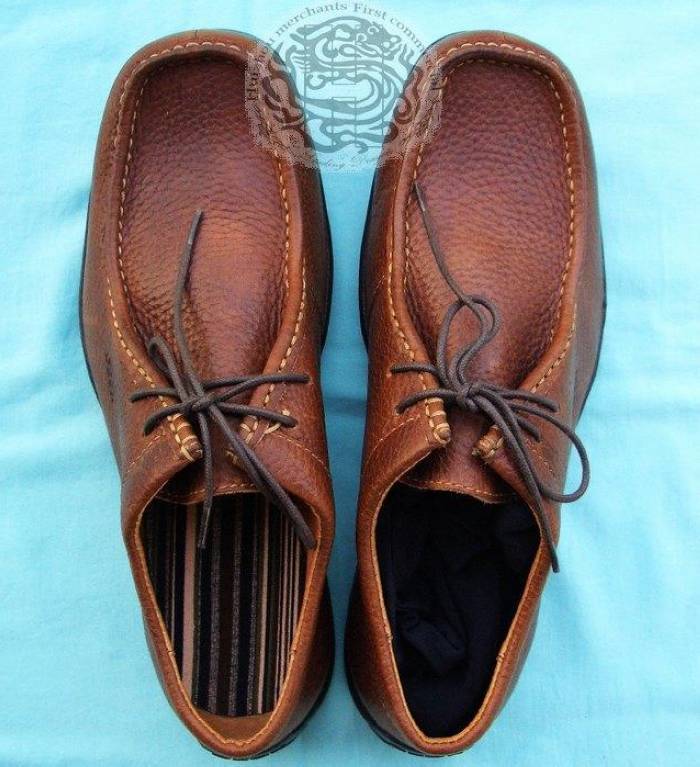 Men's breathable Suction Bottom Casual Bull Leather Shoes