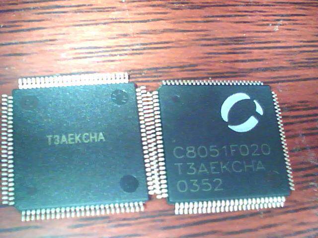 C8051F020 C8051F020 QFP100P on all four sides patch 100 feet