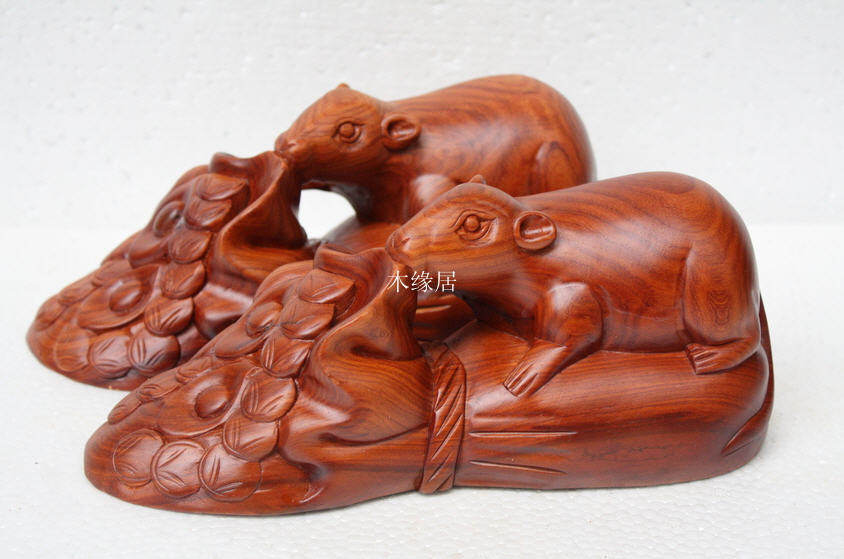 Special offer red three crown Burmese rosewood whole wood carving zodiac money mouse decoration mahogany decoration