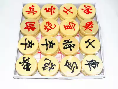 Special offer Start Chinese chess Large Medium Small Birch Glossy chess Solid wood chess