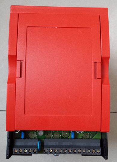 The MOVITRAC 31C005-503-4-00 frequency converter