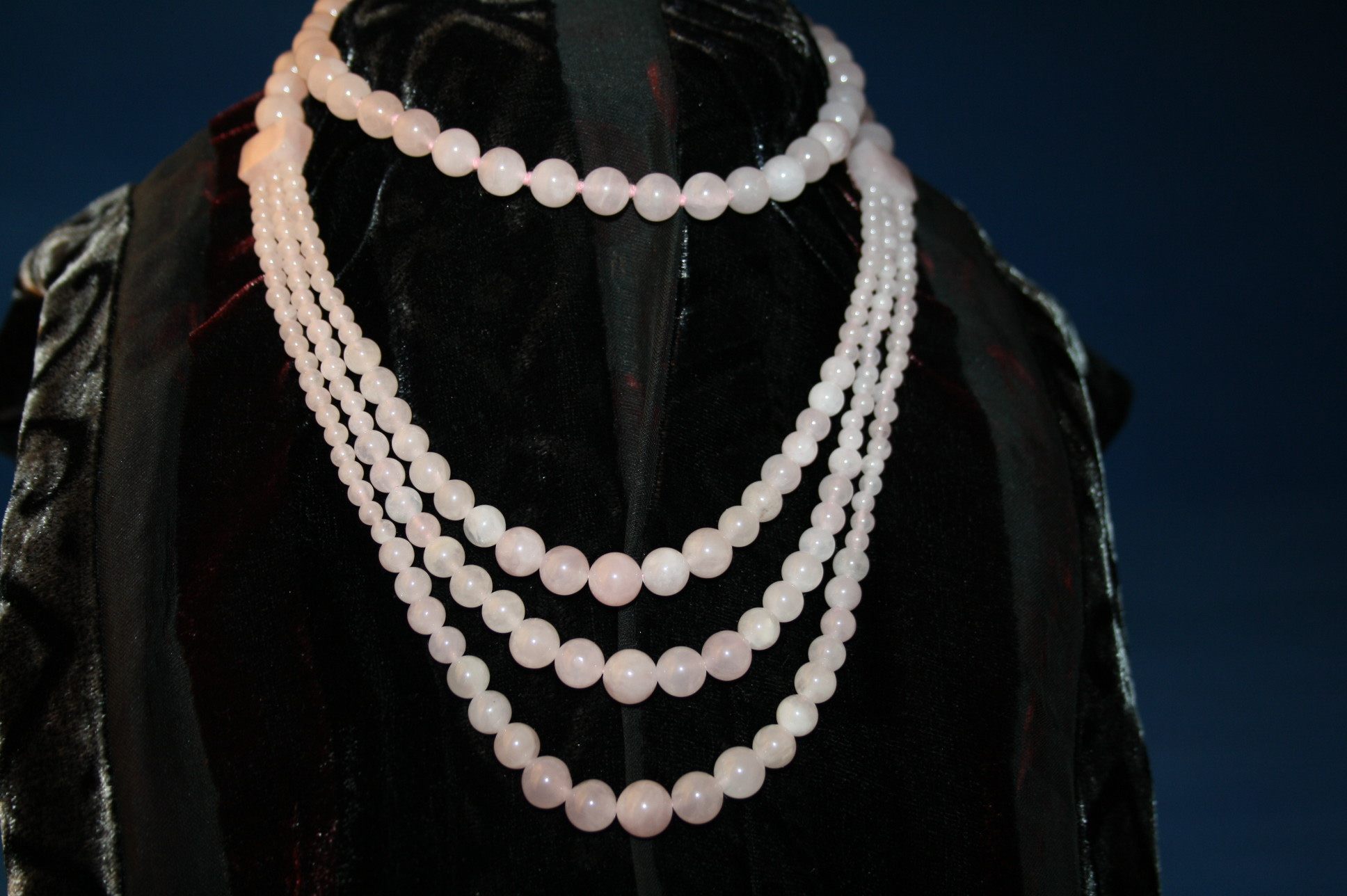 (Upscale Lavish Extravaganza) 80s Old Foreign Trade Natural hibiscus Hibiscus Stone Necklace Boutique Vintage Collection Class