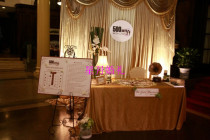 Shanghai Golden Wedding Theme Sign to Desk Display Desk Wedding Sign To Background Floral Arrangement Luxury Decoration