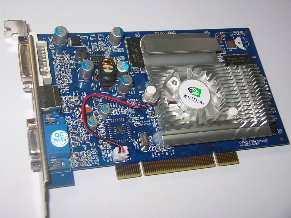 Видеокарта psi. PCI-E x16 видеокарта миникомпьютер. PCI Express x16 видеокарта. PLX pci9052 видеокарта. Видеокарта xi300 256m DDR PCI E.