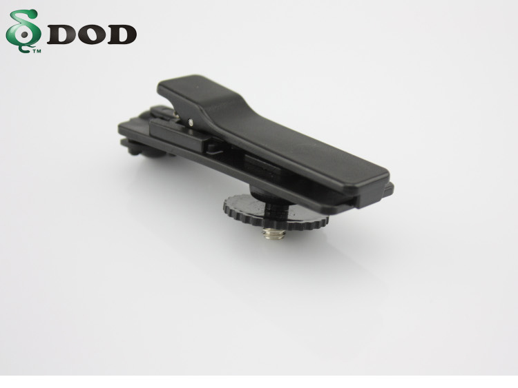 DOD driving recorder GSE580 special clip can be buckled on the chest pocket or on the belt shoulder strap