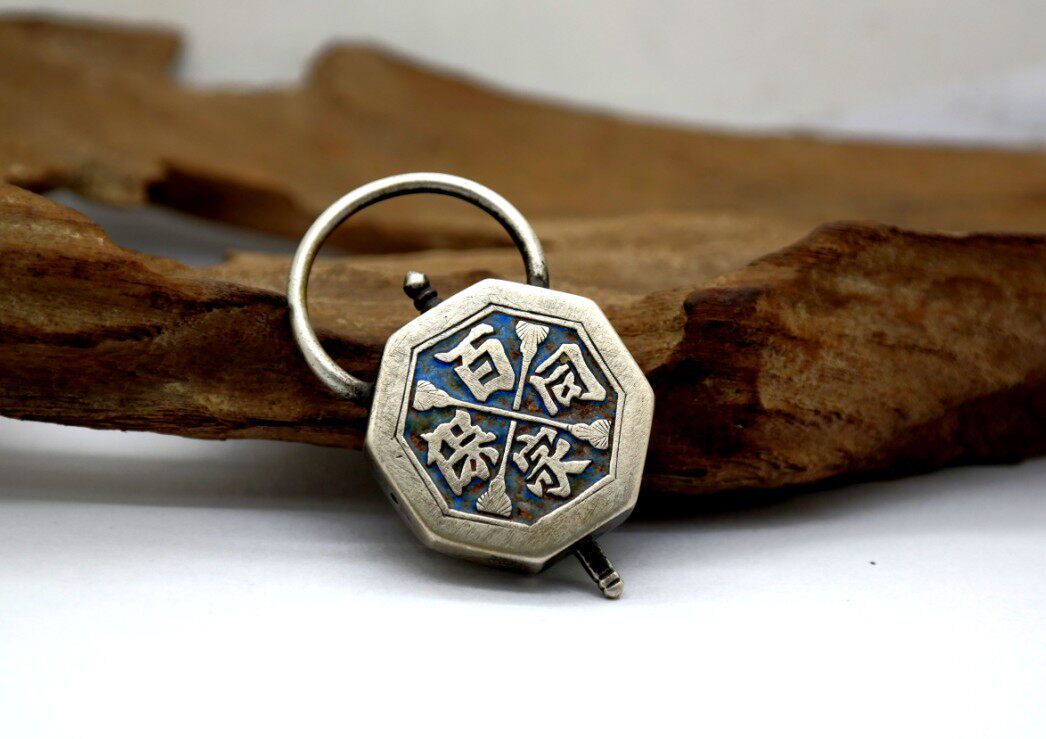 Shanxi burns Lanbao gossip hanging--Qing Dynasty old silver lock Boutique old silver decoration(4110)
