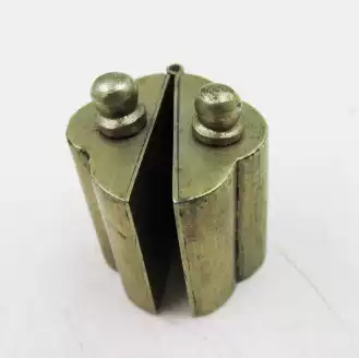 The exquisite and unique copper snuff bottle of the Republic of China ~ exquisite and beautiful Xinjiang collection of old bronze