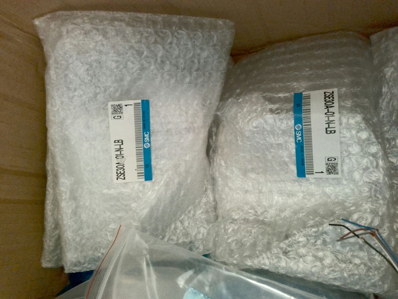 Japan SMC pressure gauge ZSE30A-01-N-L ZSE30A-01-N-LD LB LA ISE30A-01-N