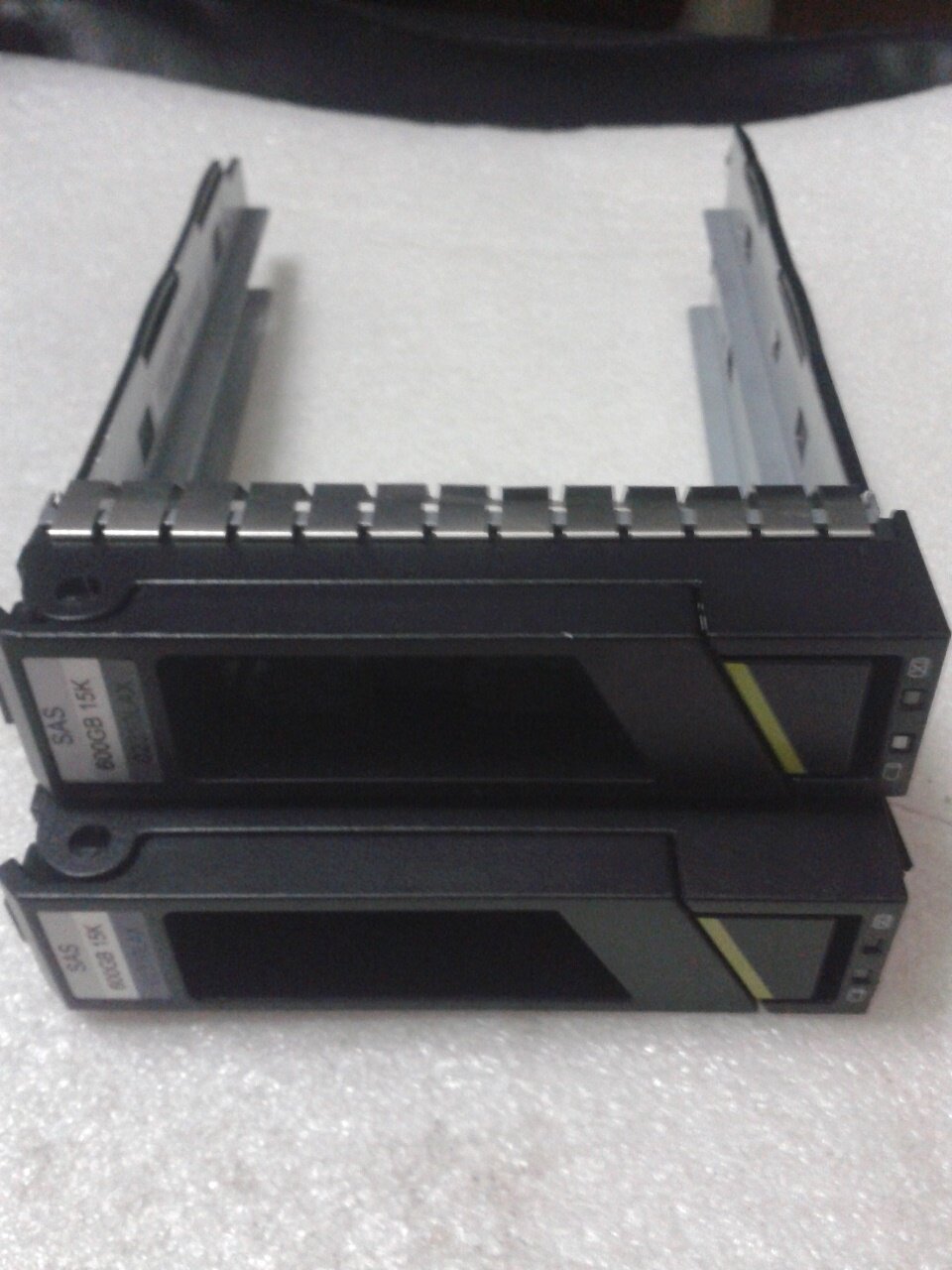 Huawei RH2285 RH2288HV2 V2 3 5 inch server hard disk rack bracket bracket bracket