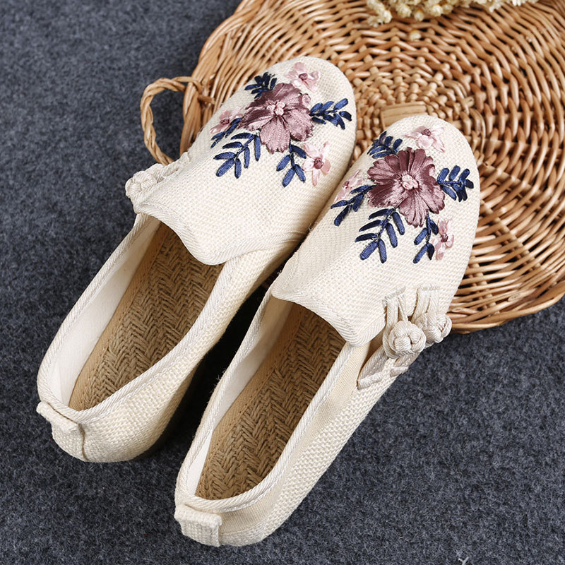Autumn Winter 2019 new ladies cloth shoes National Wind China Wind Han Elements Retro Art and Art Ancient windy flat Flat Embroidered Shoes
