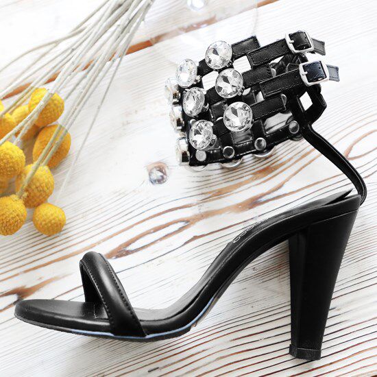 Korea hand-made light luxury large crystal hollow Roman air side hollow air strip high heel sandals