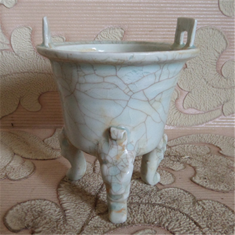 Jingdezhen antique porcelain Song Lake Tian Kiln Total Handmade Pinch Sculpture Double Dragon Three-foot Incense Stove Antique Ancient Playful Pendulum collection