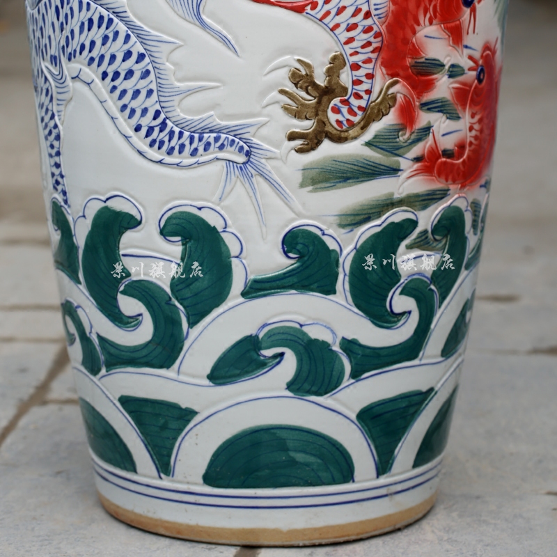 Jingdezhen ceramics hand - made of wulong 18 carp landing big red carp porcelain vase sitting room adornment is placed