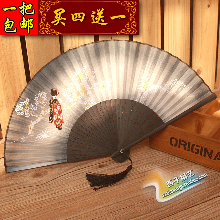 Send fan box fan hand-painted female fan craft fan Genuine Silk Fan fan Fan Abroad Wedding set to be made
