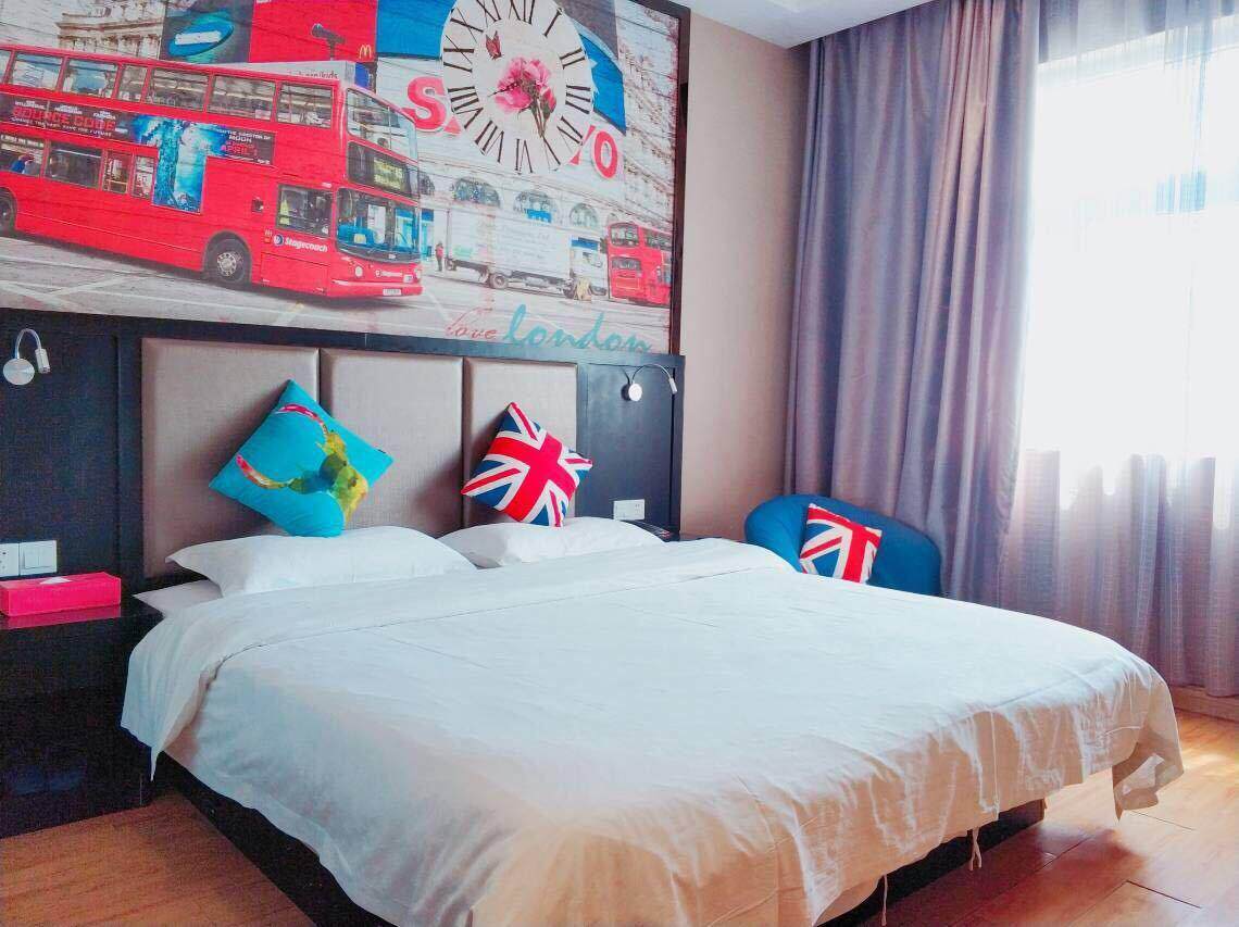 Northern Europe big bed room at Baxi Mannings Hotel