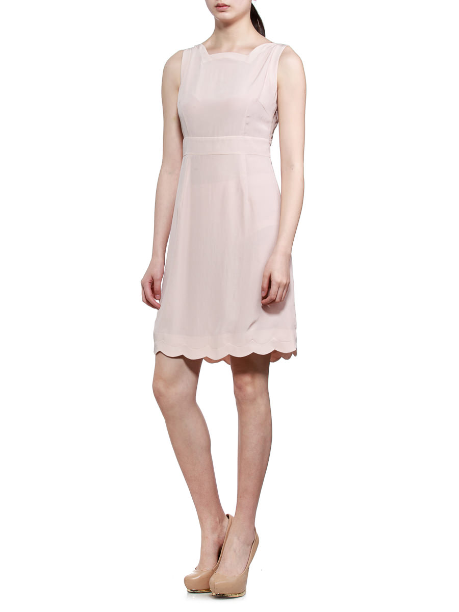 THEOPHILE 裸粉色花瓣边连衣裙