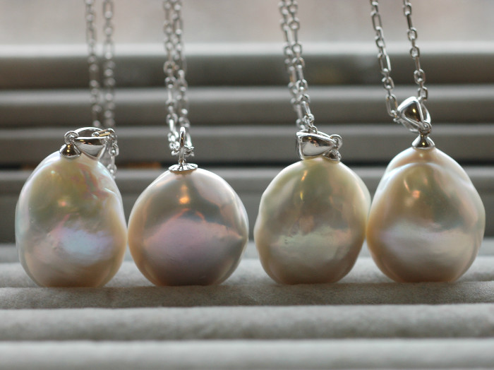 MERMORE Edison Oversized Shaped Baroque Pearl Silver Sweater Chain