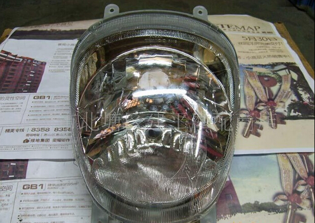 Applicable Taiwan's original light sun royal princess KGC8-125 pedal locomotive front headlights (without bulbs)