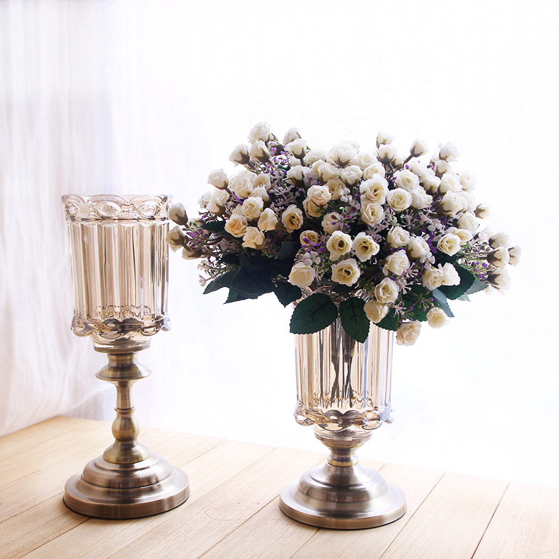 Высокие новогодние композиции. Композиция в мартиннице. Композиция в высокой вазе. Цветочная композиция в высокой вазе. Вазы на столы на ножках.