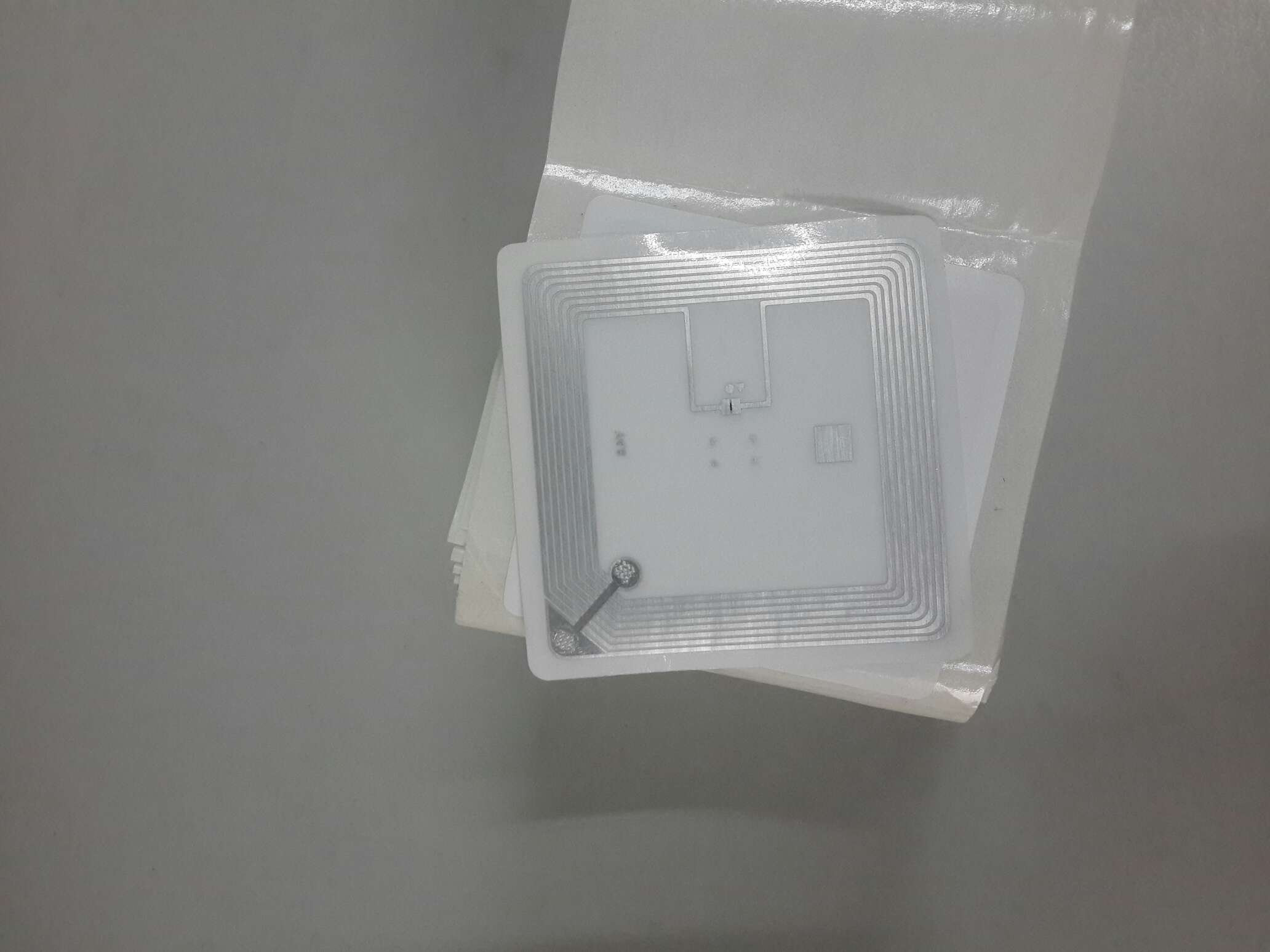 Book labels RFID labels Asset labels Archives labels HF labels RFID adhesive labels 50 * 50MM