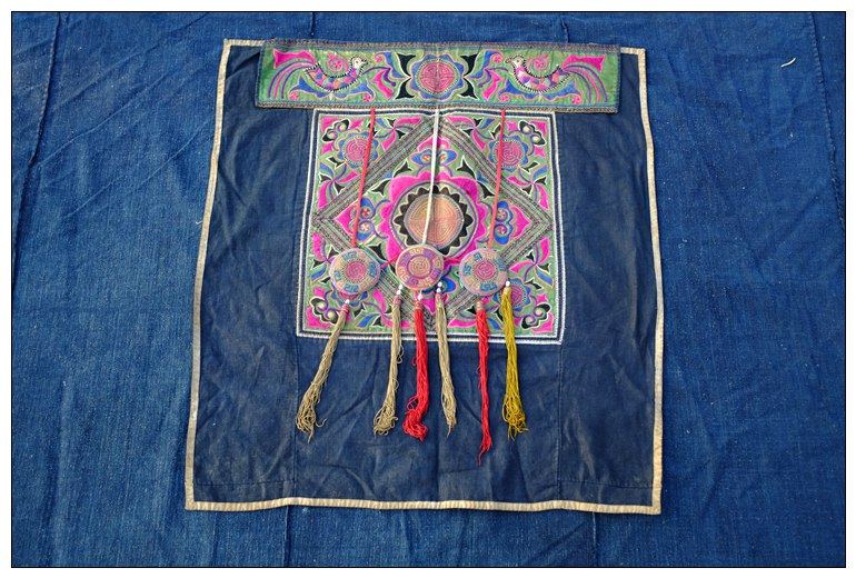 Miao cuddling bag for hundreds of birds handmade old embroidered pieces embroidered 47 * 36cm 56 * 12 yz045