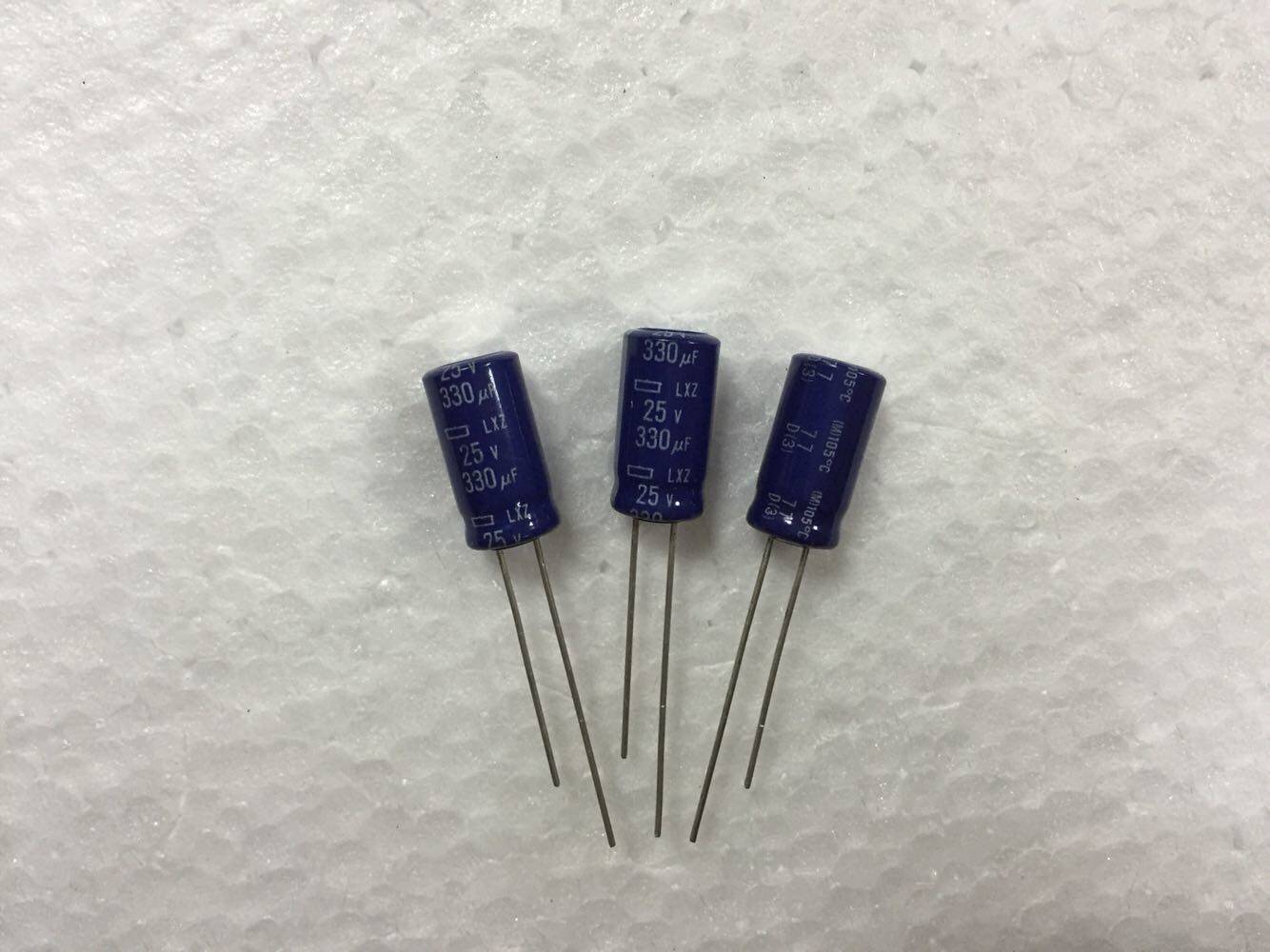 Original dress NCC Black Diamond electrolytic capacitor 25V330UF 8X15 blue robe LXZ High Frequency Low impedance