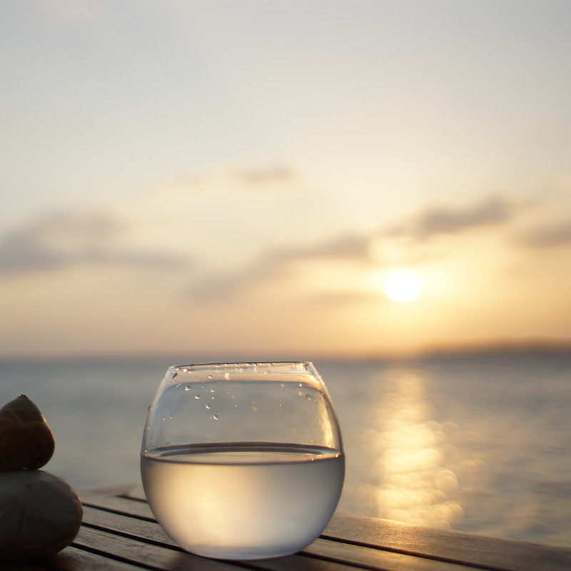 A warm heart-shaped foot bag for the elderly has a special gift