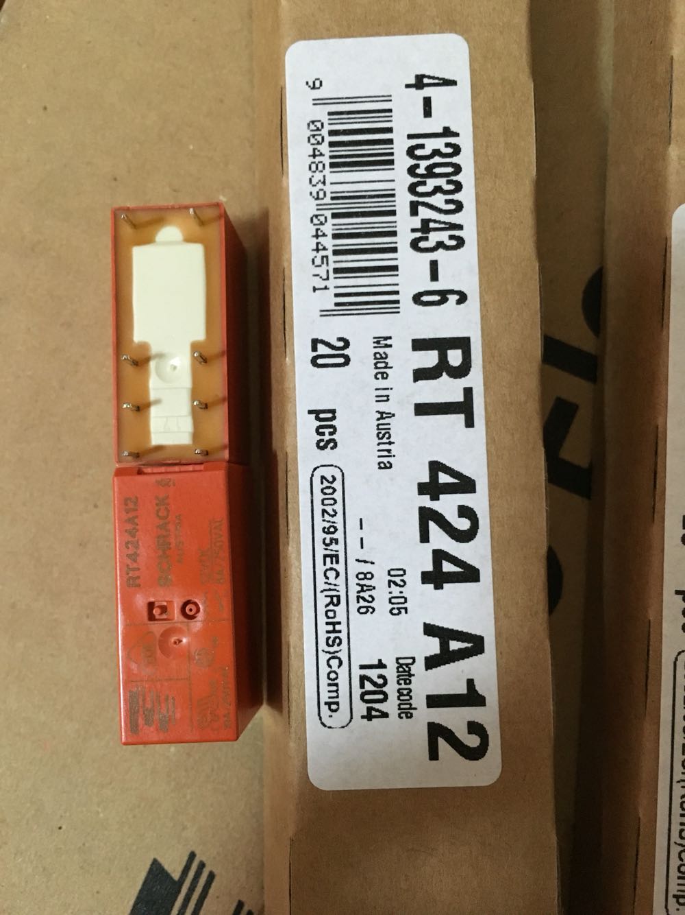 New HF115F-L 12-2ZS4L1TF Macro Relay 8A 250VAC Magnetic Magnetic Magnetic Maintenance 2Z4L1TF