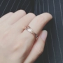 Nhẫn đôi lồng vào nhau nhẫn đơn giản bằng thép mạ titan 18K vàng hồng kéo dài màu nhẫn chỉ số nhẫn J013 nhẫn kim cương pnj