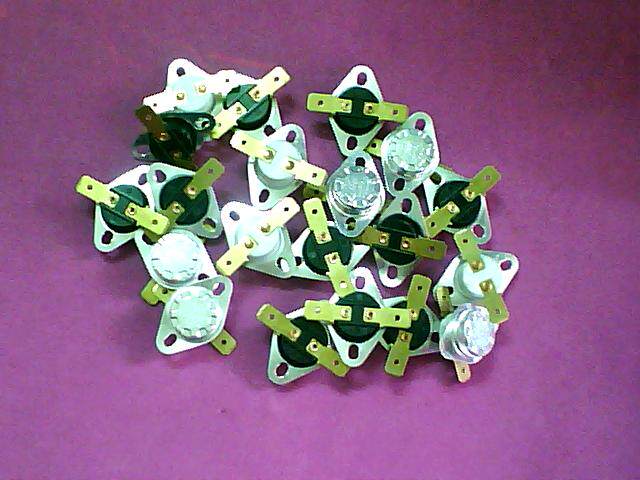 Temperature switch KSD301 Temperature controller 130 ° C Electric pressure cooker Sterilization Cabinet Water Dispenser Quick Cooking Pot often closed