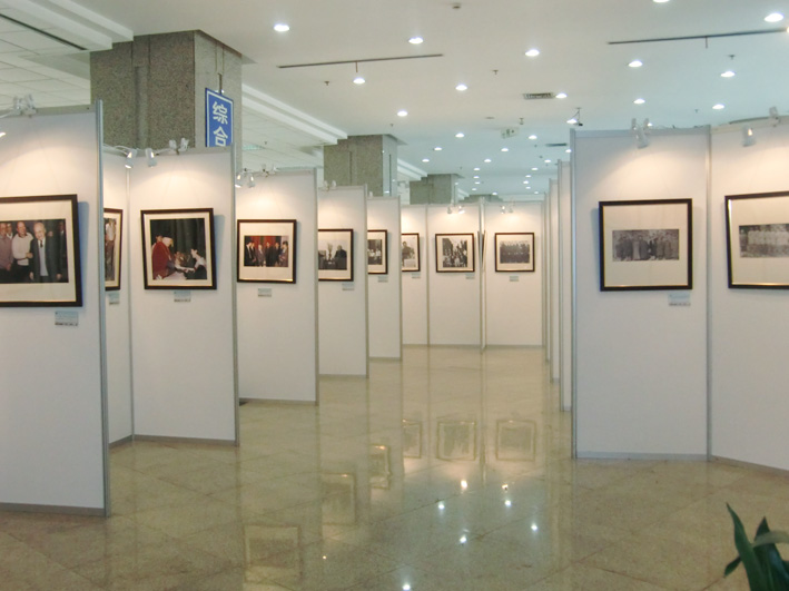 Rent and build a cartography exhibition frame of photography exhibition frame of eight prism calligraphy exhibition board