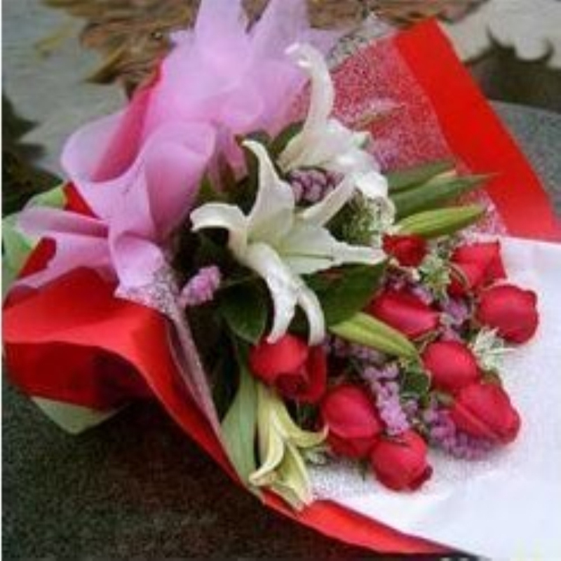 百合红玫瑰贵阳情人节预定生日同城鲜花速递成都杭州内丘县花店