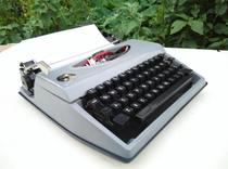 Sino-foreign joint venture Feixiang brand MT-200 portable English mechanical typewriter English typewriter normal use