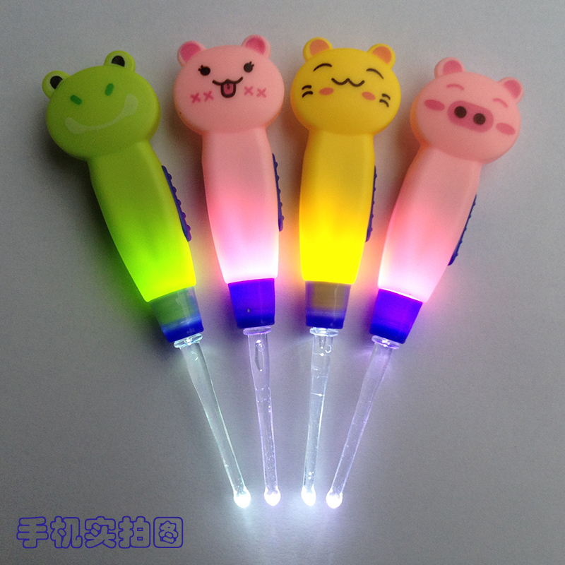 Safe luminous ear spoons ear spoons children's baby baby baby light visible with light earthen pickpocketing cartoon 4 sets of ear