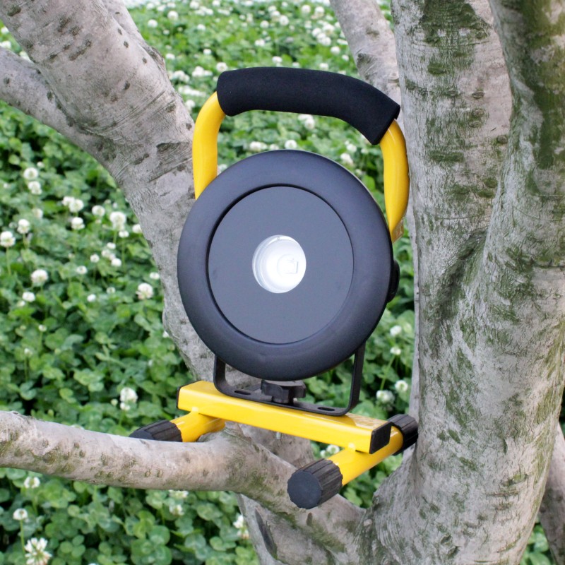 L2 LED portable floodlight charging home power outage emergency floodlight projection light fishing light tent light 18650