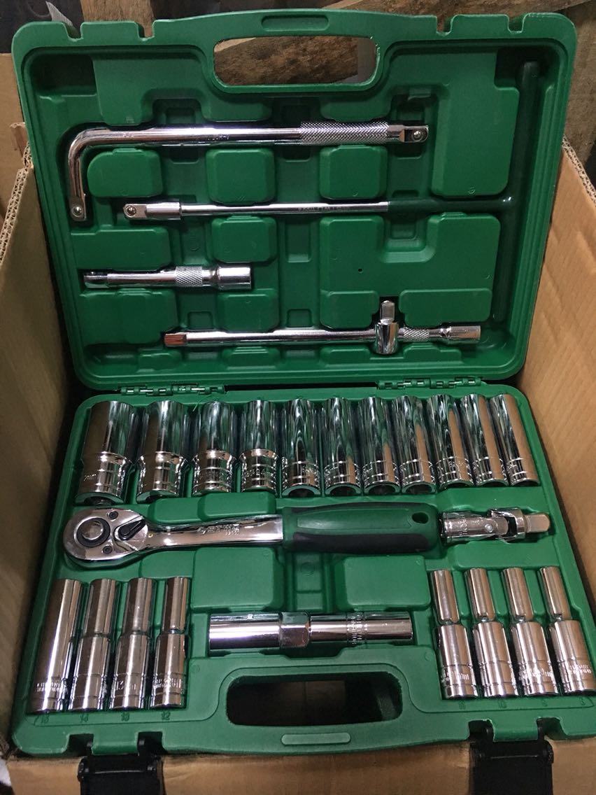 28-piece set of extended socket set of tools ratchet socket wrench