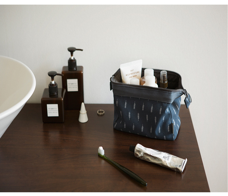 Small fresh steel frame men's and women's make-up multi-functional small hand holding canvas travel cosmetic bag wash bag