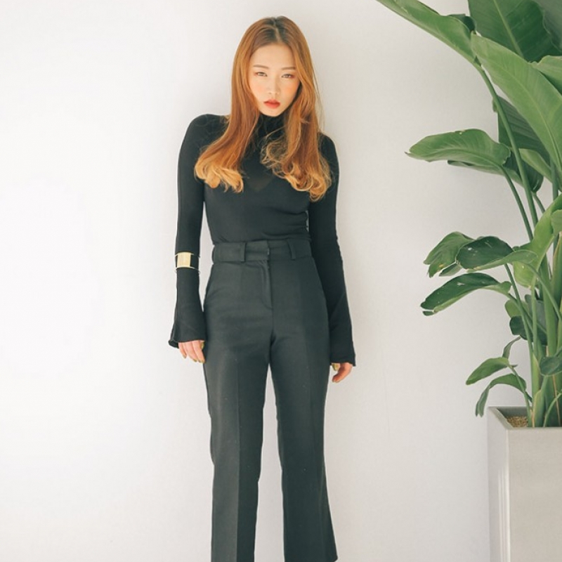 韩国stylenanda官方正品 修身款风铃袖立领T恤-黑色
