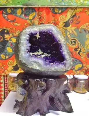 Has been out of the purple crystal cave new white crystal teeth symbiosis peace Flying Pigeon a picture