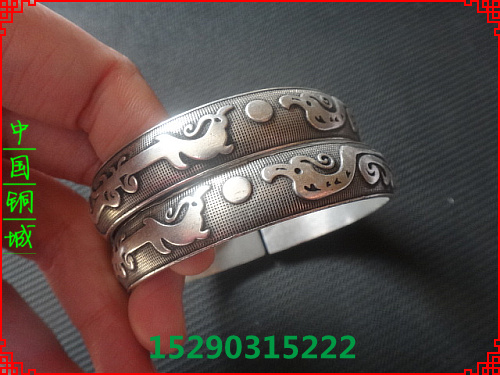 Ancient play miscellaneous Miao silver bracelet fine low-priced imitation ancient craft gift hem decorated white bronze bracelet imitation ancient silver bracelet 002