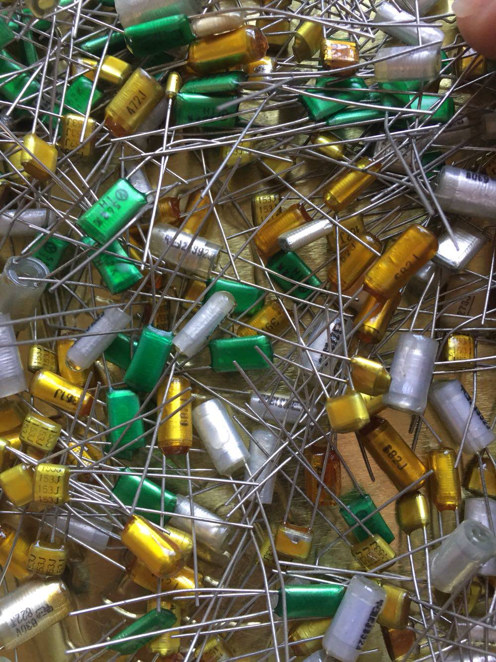 RMB50  RMB50  100g mixup capacitive high precision sound capacitor CBB silver quality glass capacitive hybrid electronic components bag